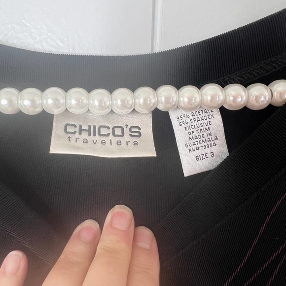 Chico's Traveler Black Tunic 3/4 Sleeve V Neck with Plum Floral Design SZ 3/XL - Picture 4 of 8